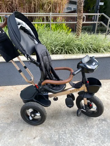 Triciclo Infantil Carrinho De Passeio Voyage Toy Com Música