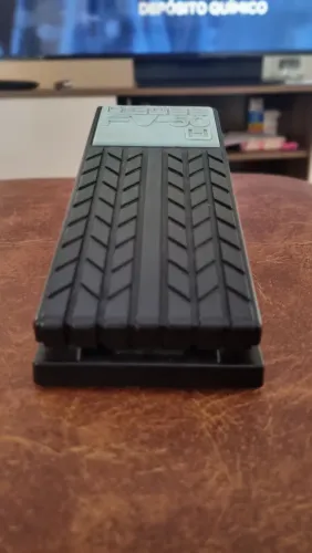 Pedal de volume BOSS FV 50H
