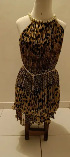 Vestido plissado animal print