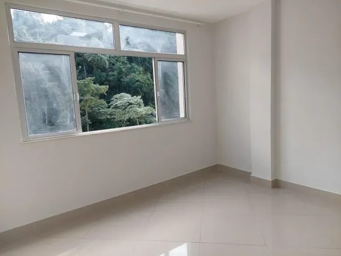 Apto Centro, frente, amplo, sol, reformadíssimo, Rua 16 de março - Petrópolis - RJ