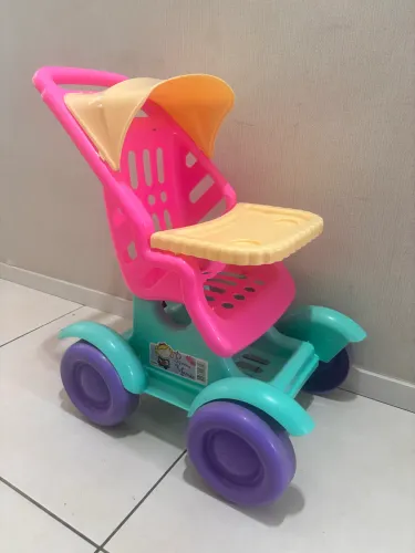 Carrinho de boneca