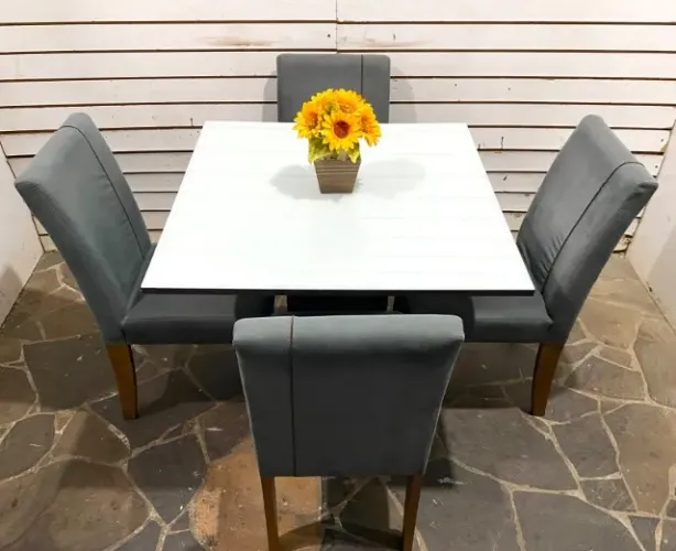 Mesa tampo com vidro 90x90cm + 4 lindas cadeiras suede cinza
