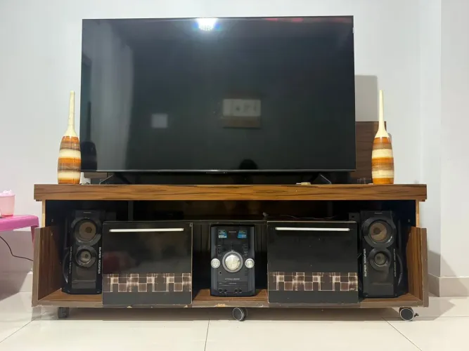 Rack com painel para tv
