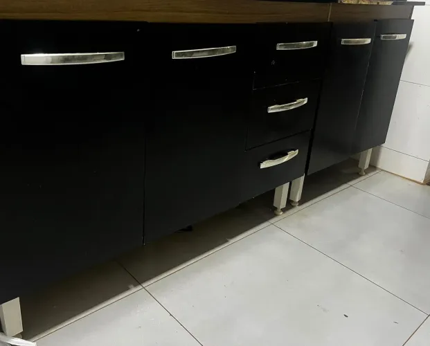 Vendo armário com Cooktop de 4 boca tudo funcionado ,tô vendendo pk vou me mudar