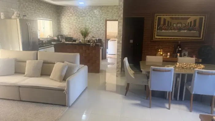 VENDE SE Linda casa em condomínio
