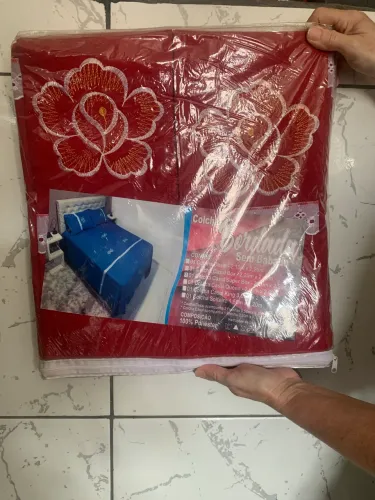 colcha bordada | de R$157 por R$100