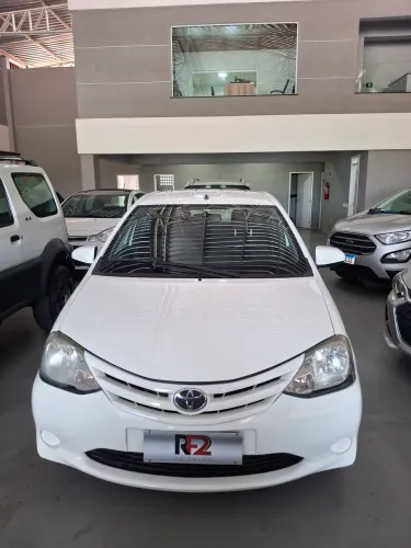 Toyota Etios X 1.3 Flex 16V 5P Mec. 2014