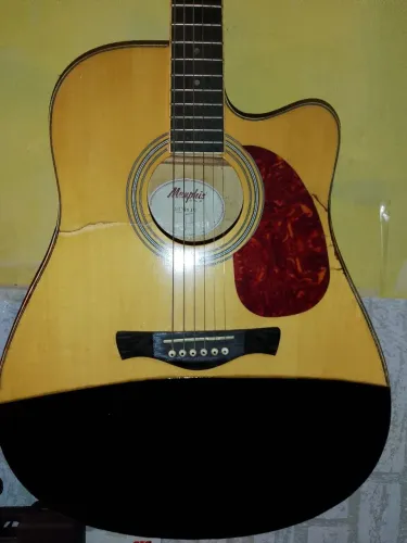  VIOLÃO MEMPHIS ELÉTRICO COM MARCAS DE USO MAS FUNCIONANDO PERFEITAMENTE 