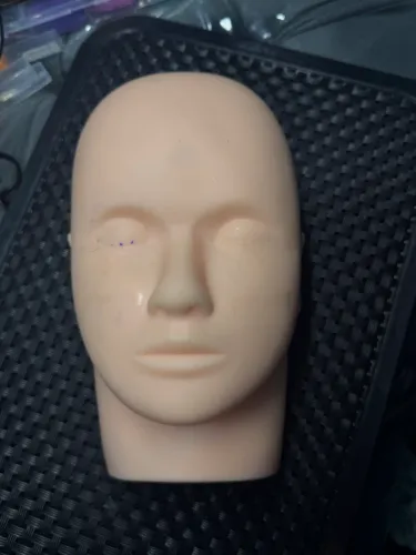 Cabeça treino cílios