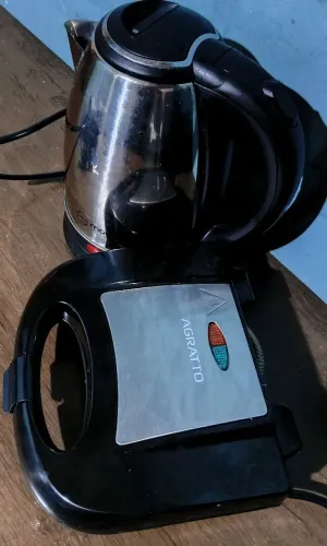 Vendo Sanduicheira e Grill (2em1) e chaleira elétrica 1,8L