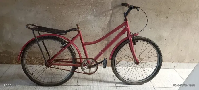 Bicicleta pneus reduzidos