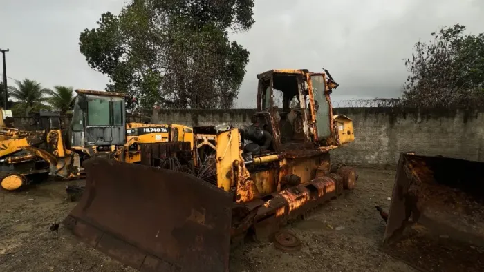 Peças para venda Trator John Deere modelo 750J.
