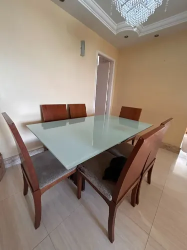 Mesa de jantar, tampo de vidro com 6 cadeiras