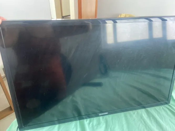 Tv para conserto ou retirada de peças 