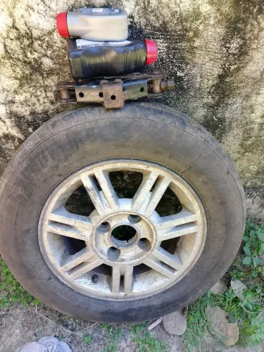 Vendo roda aro 14 completa da ford