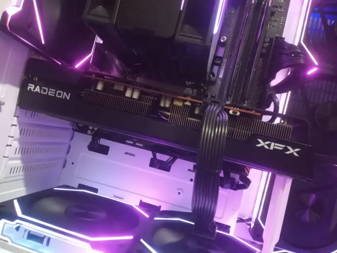 Placa de vídeo RX6650 XT ultra 8Gb