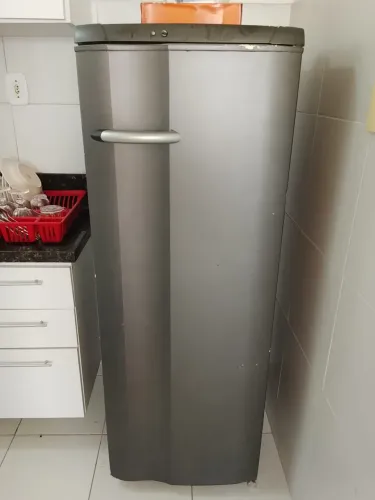 GELADEIRA COM MOTOR DE COMPRESSOR QUEBRADO !