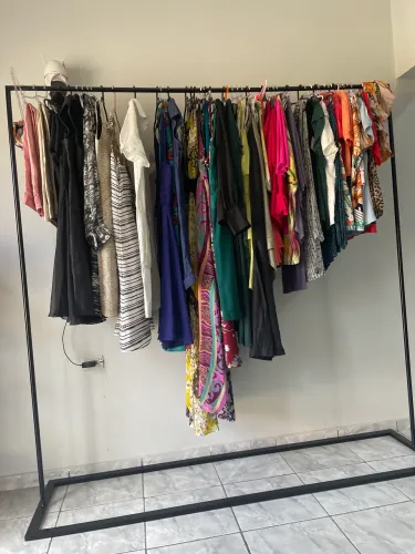 Vendo arara de roupas