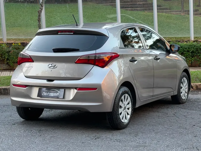 Hyundai HB20 Unique 1.0 Flex 12V Mec. 2019