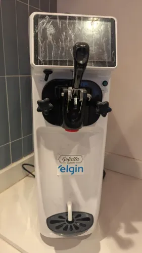 Máquina de Sorvete Elgin Gelatta Expresso - apenas 6 meses de uso.