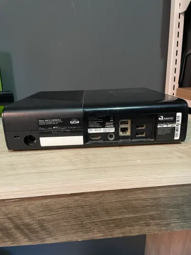 Vendo Xbox 360 super slim bloqueado