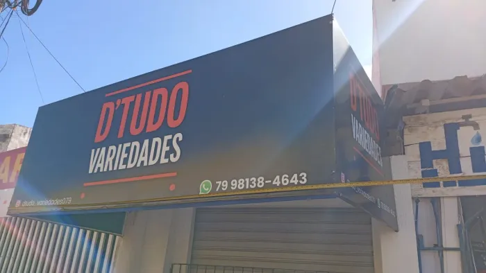 Toldo e fachada