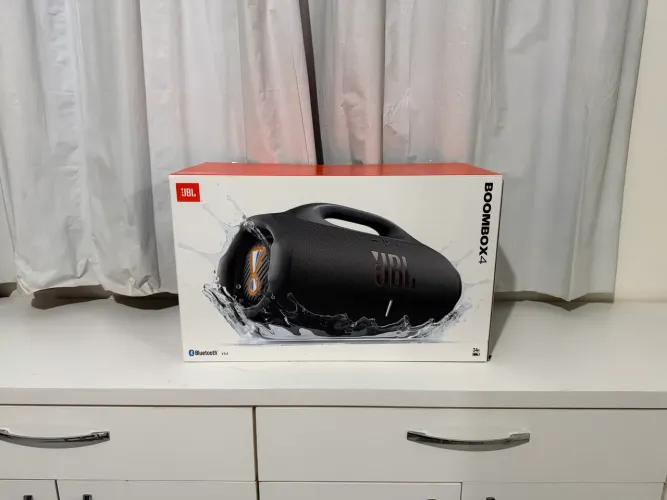 Boombox 4 nova sem uso