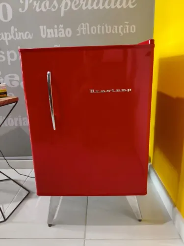 Frigobar Brastemp Retrô 76 Litros - vermelho