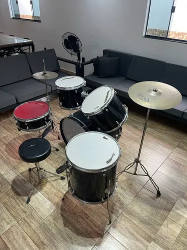 Vendo Bateria completa peace 