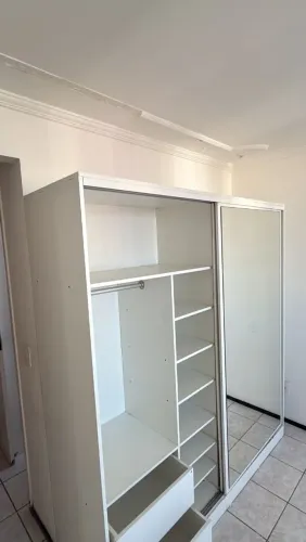 Guarda roupa - 100% MDF. Porta de espelho sem cortes