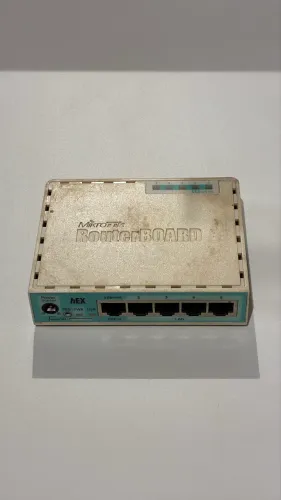 Mikrotik HEX rb750gr3