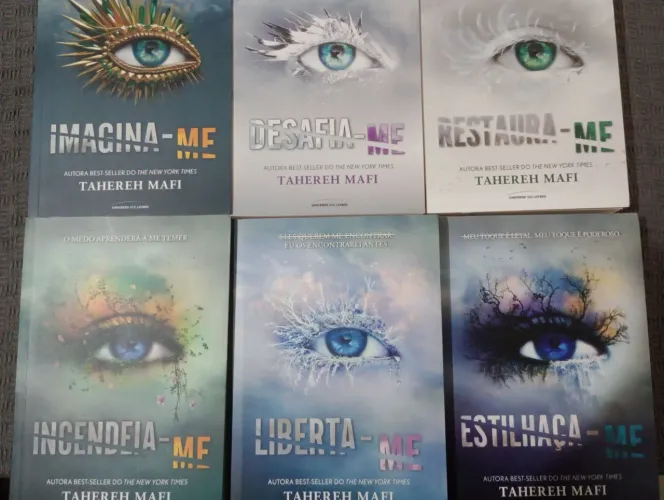 Box Estilhaça-me, Tahereh Mafi. 6 livros com marca página