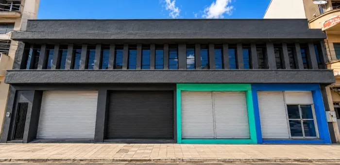 Loja à venda com 552 m² privativos na Avenida Farrapos em Porto Alegre/RS