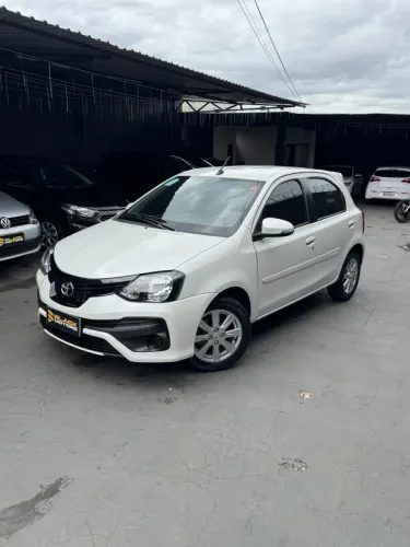Toyota Etios X Plus 1.5 Flex 16V 5P Mec. 2021