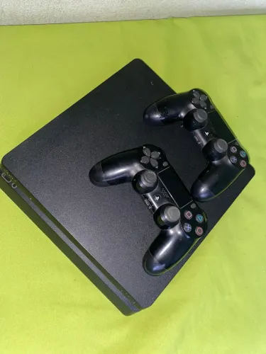 PlayStation 4 slim 500GB,2 controles originais
