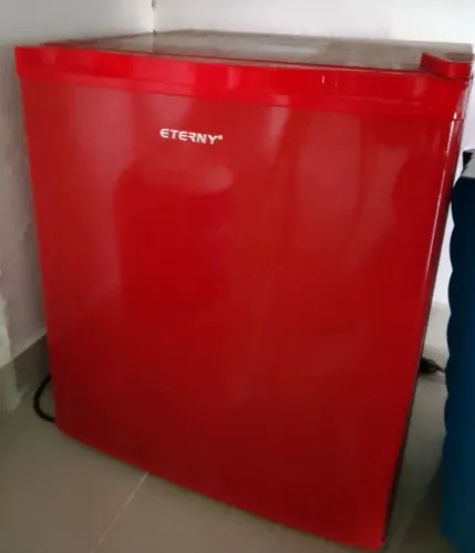 Frigobar retrô vermelho ( não está funcionando,serve somente p decoração)