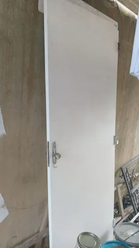 2 portas 80x2,10 com fechadura, chaves e dobradiças