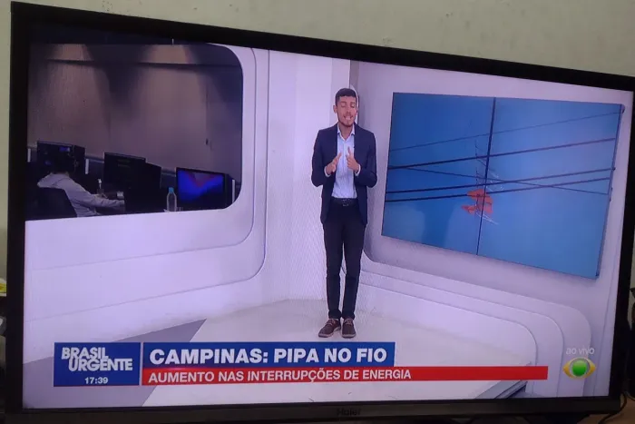 Tv 32:haier tv parou de pega Smart
