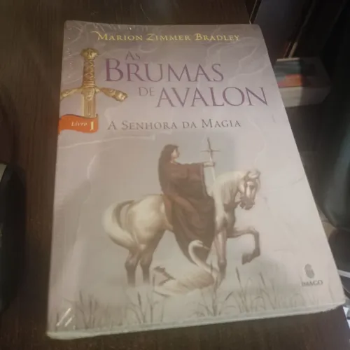 Livro - As Brumas de Avalon - 4 volumes Novos Plastificado
