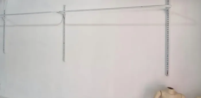 ARARAS DE ROUPAS DE PAREDE