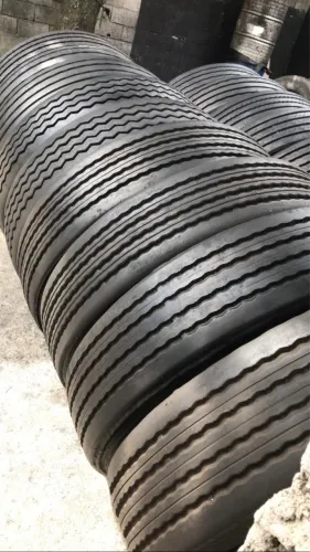 PNEUS RADIAL LISO 295/80 R22,5