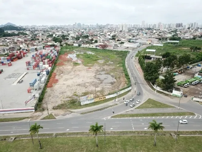 Área de 30.000 M² Darly Santos