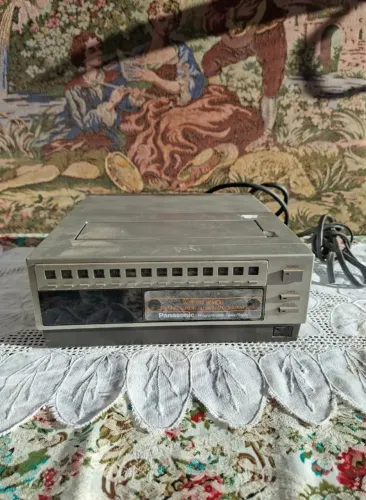 sintonizador/temporizador programável vintage Panasonic, provavelmente o modelo PV-A500.