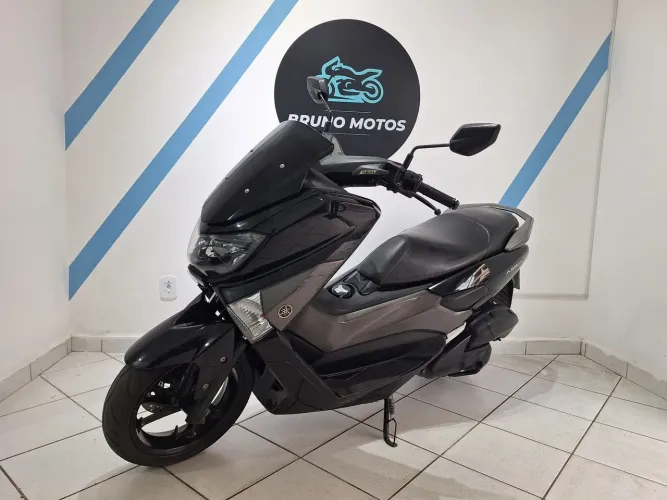 Nmax 2020 baixo km. Moto zerada!