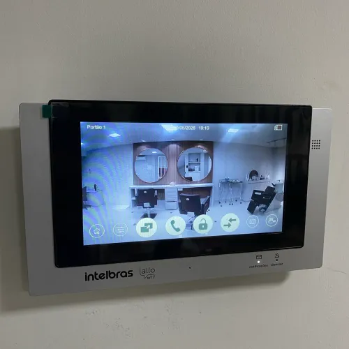 Videoporteiro Interfone Intelbras Allo WT7 com visor e cartões de acesso