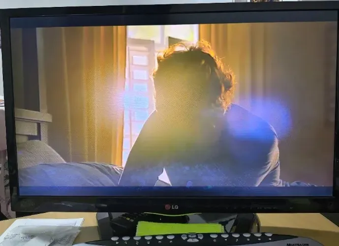TV / Monitor LG LED 28? HD - HDMI, USB + Controle | Funcionando com Detalhe na Tela