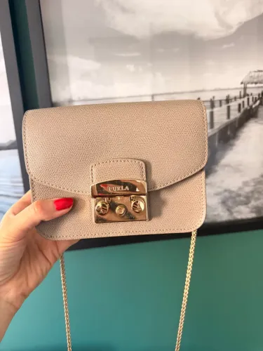Bolsa italiana em couro original Furla