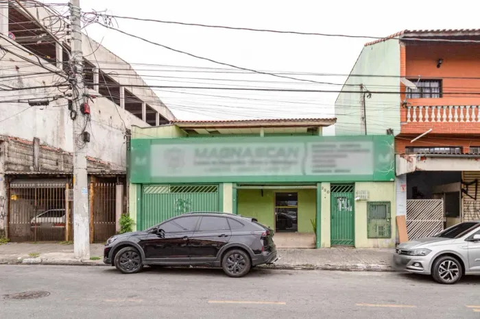 Casa comercial na Rua Macarani, 280 500 m²