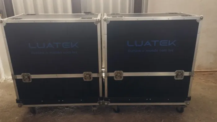 Par de case para painéis de led