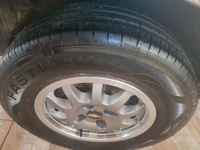 Vendo jg rodas aro 13 4x100 c/pneus excelentes